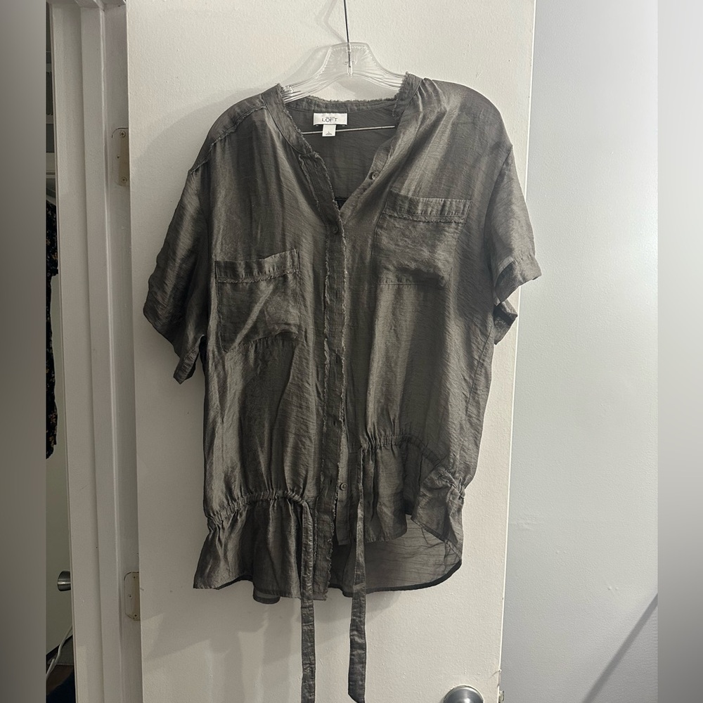 LOFT Charcoal Button-Up Blouse